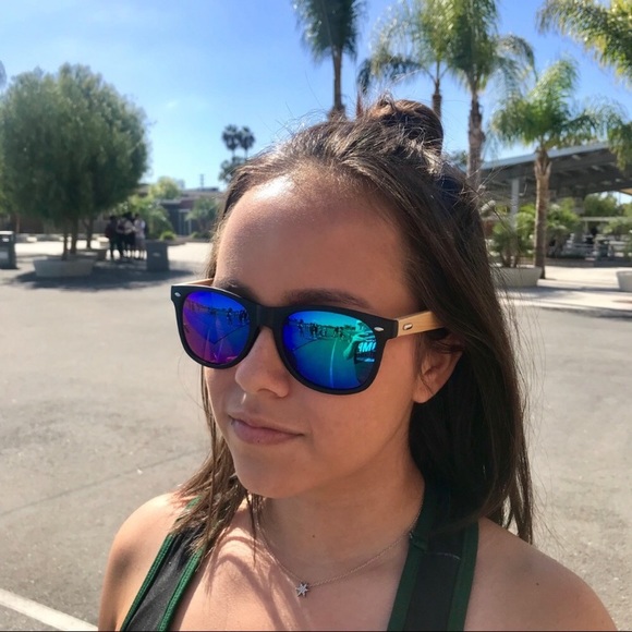 Mirrored Sunglasses - Picture 3 of 3